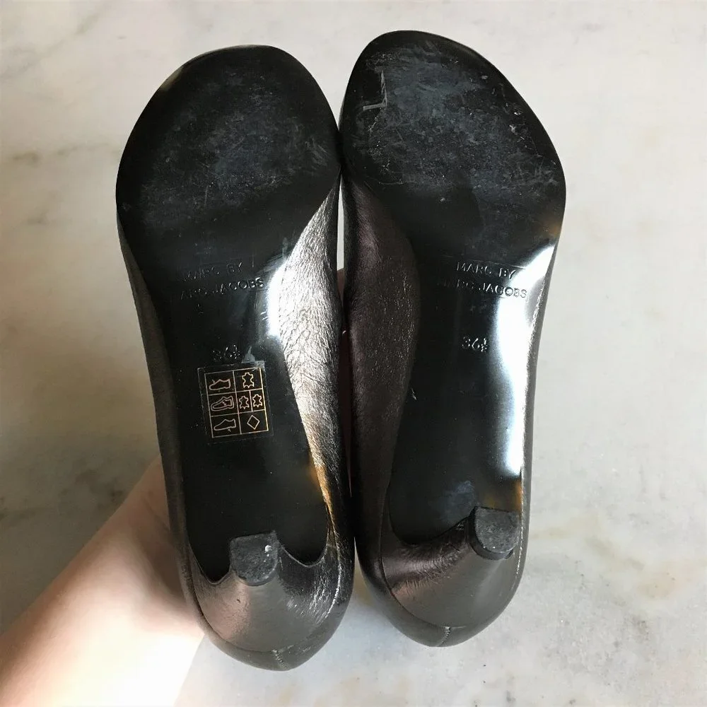 Worn 1x! Marc Jacobs pewter metallic shiny foil pumps high heel shoes 6.5 / 36.5 - Picture 5 of 8